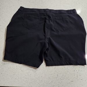 JM Collection Black Women's Shorts Plus Size 26
